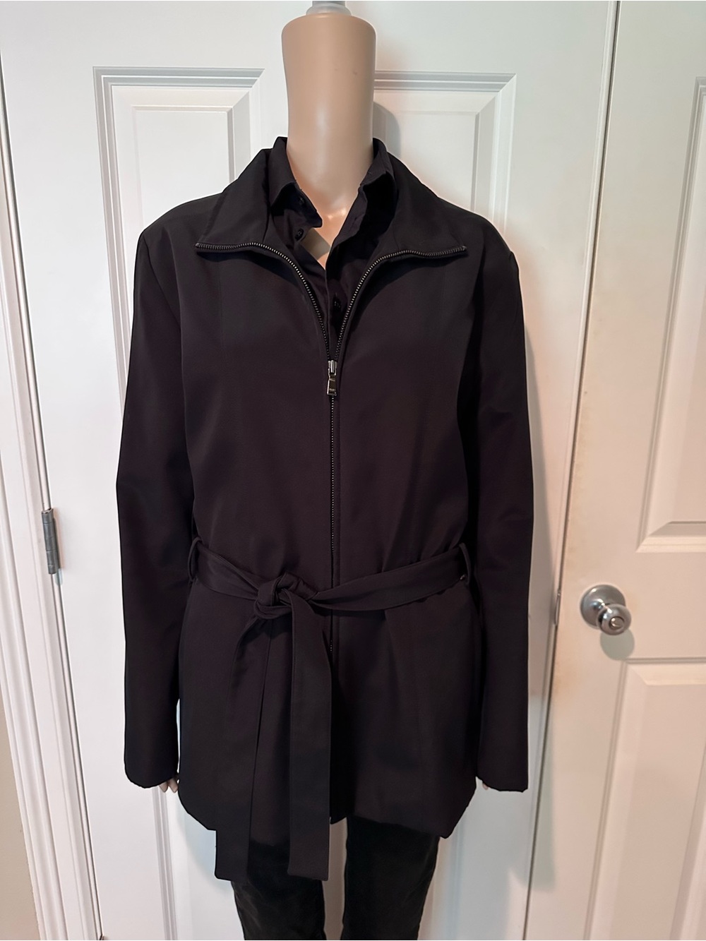 Marc New York Classic Black Belted Women's Rain Jacket Size XL